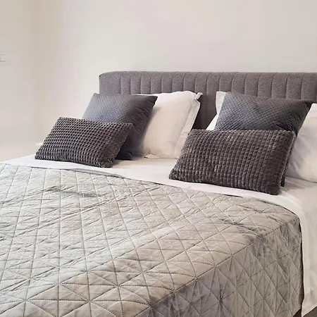 Ilari - Luxury 100m2 Penthouse, Terrace & View In Appartamento *