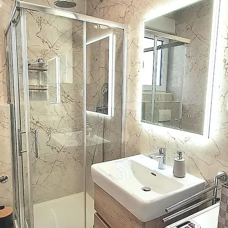 Ilari - Luxury 100m2 Penthouse, Terrace & View In * 斯普利特