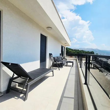 Apartment Ilari - Luxury 100m2 Penthouse, Terrace & View In Split