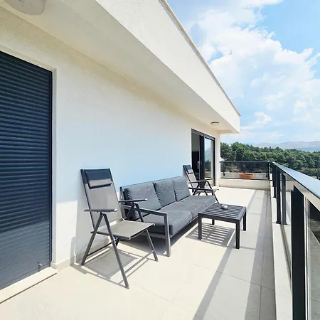 아파트 Ilari - Luxury 100m2 Penthouse, Terrace & View In