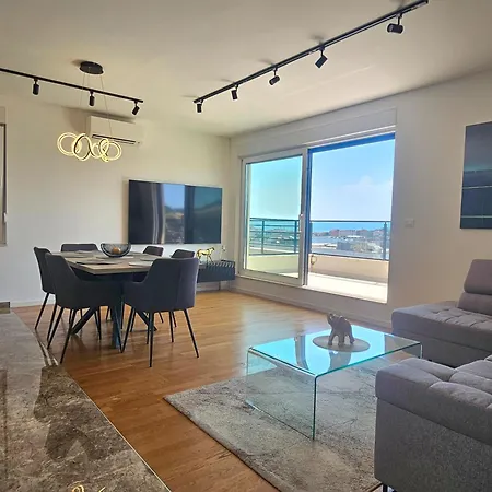 아파트 Ilari - Luxury 100m2 Penthouse, Terrace & View In *