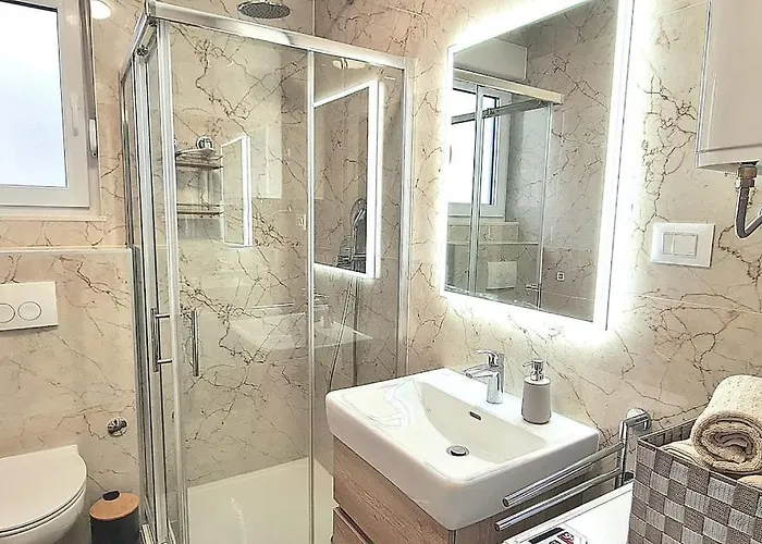 Ilari - Luxury 100m2 Penthouse, Terrace & View In * Spalato