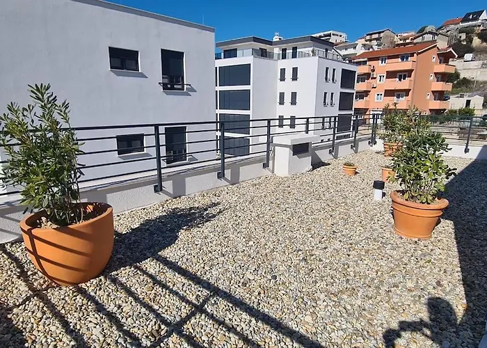 Ilari - Luxury 100m2 Penthouse, Terrace & View In Appartamento *